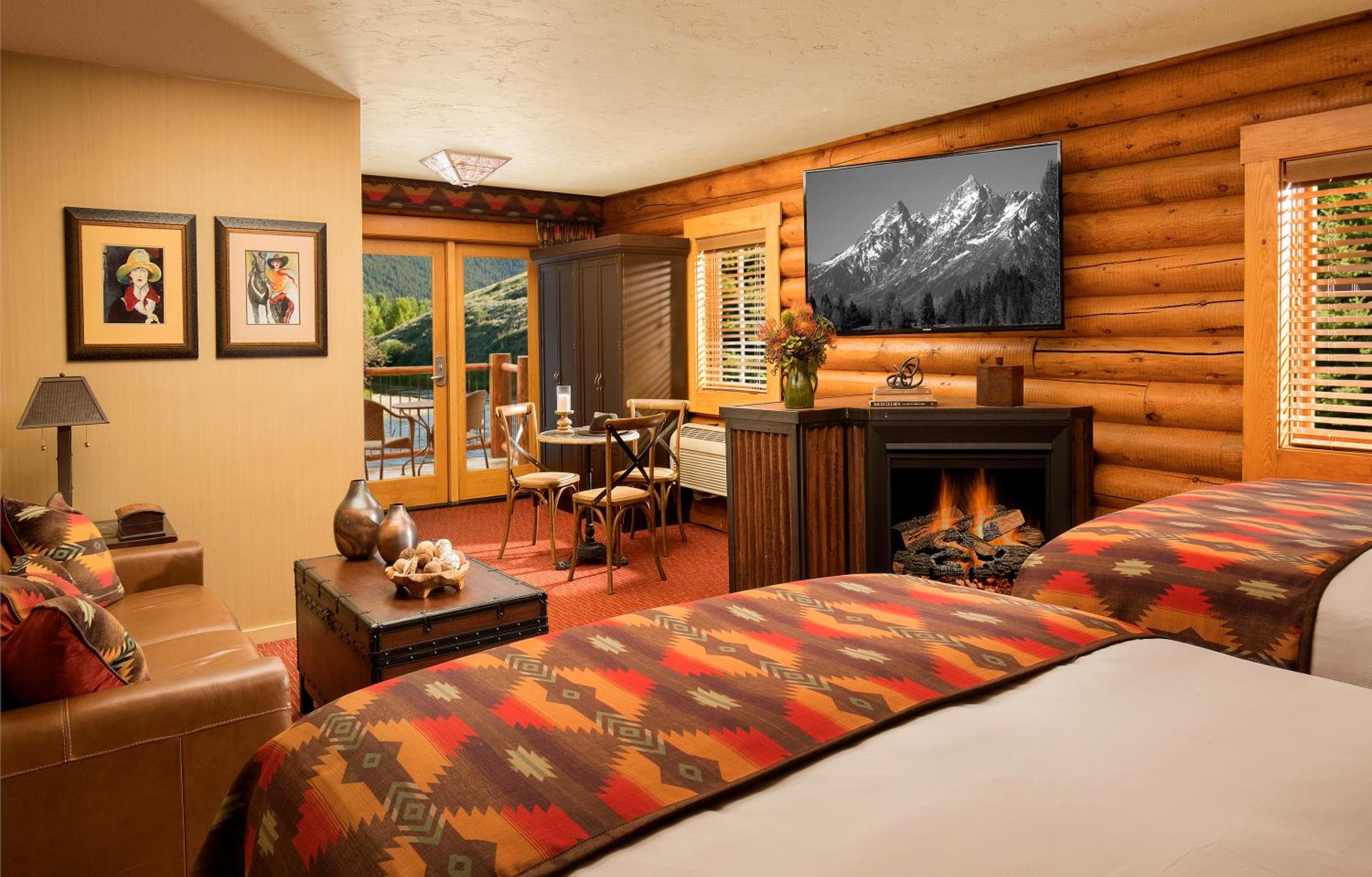 Rustic Inn Creekside
