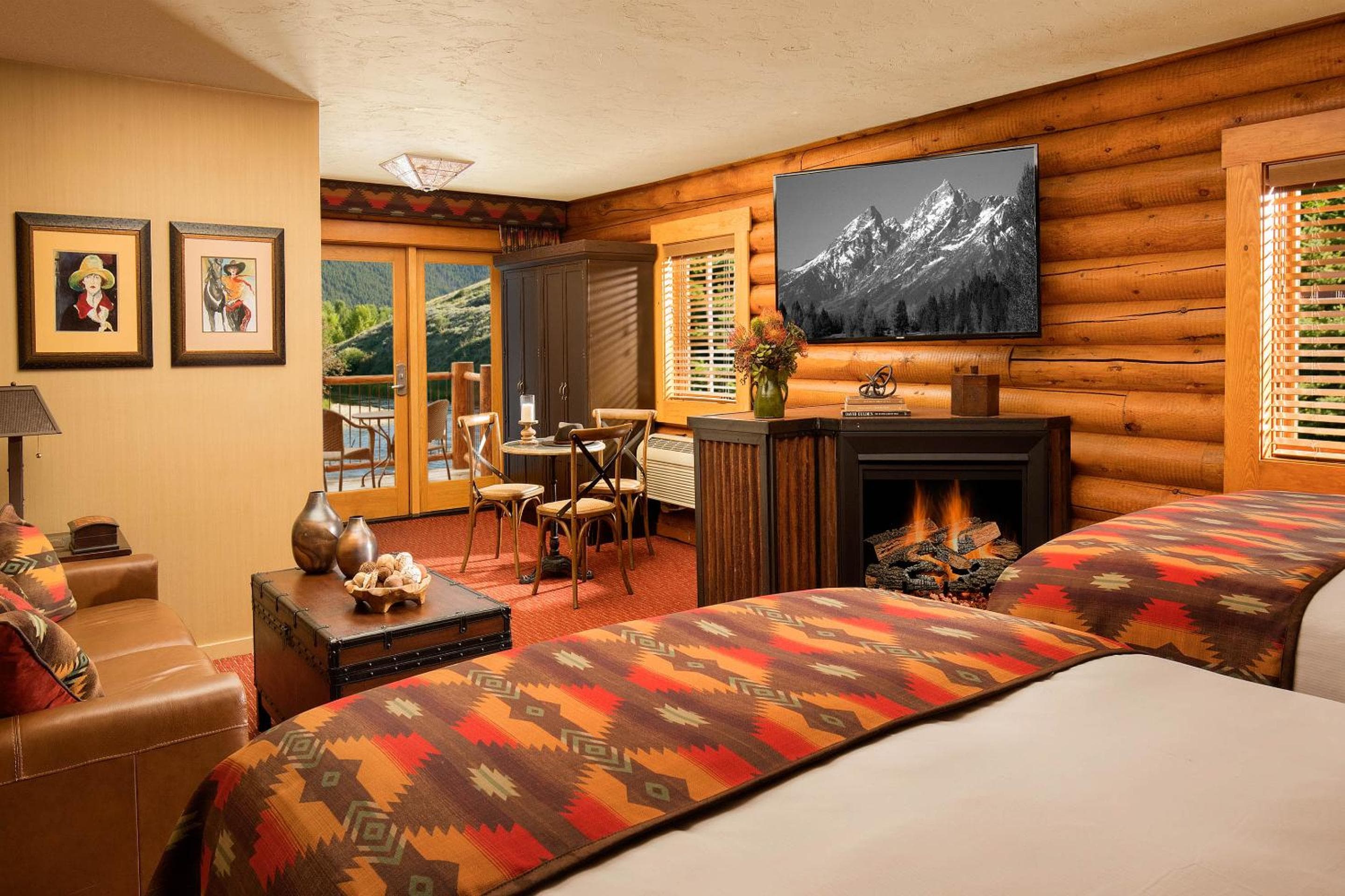 Rustic Inn Creekside