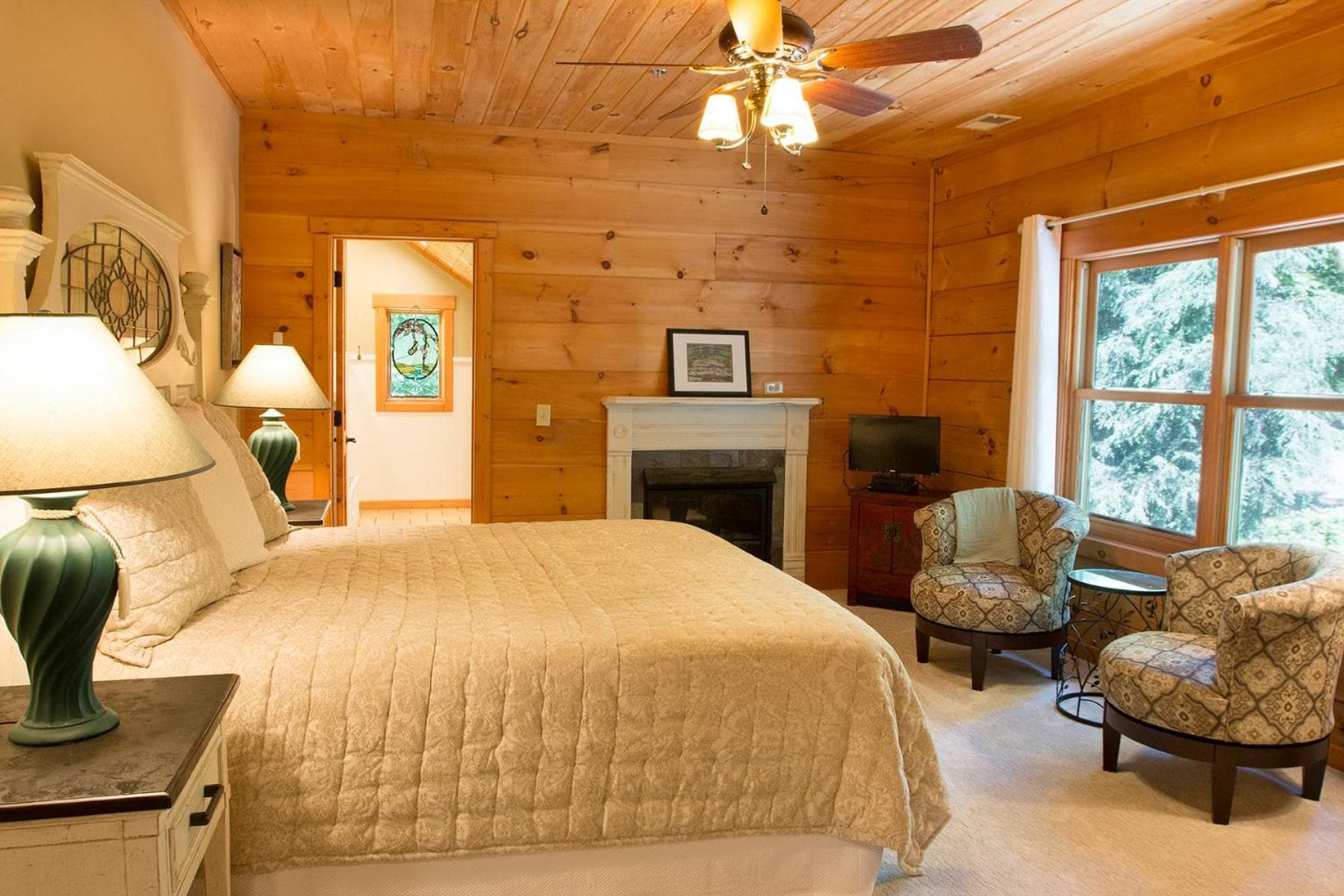 Lazy Bear Lodge