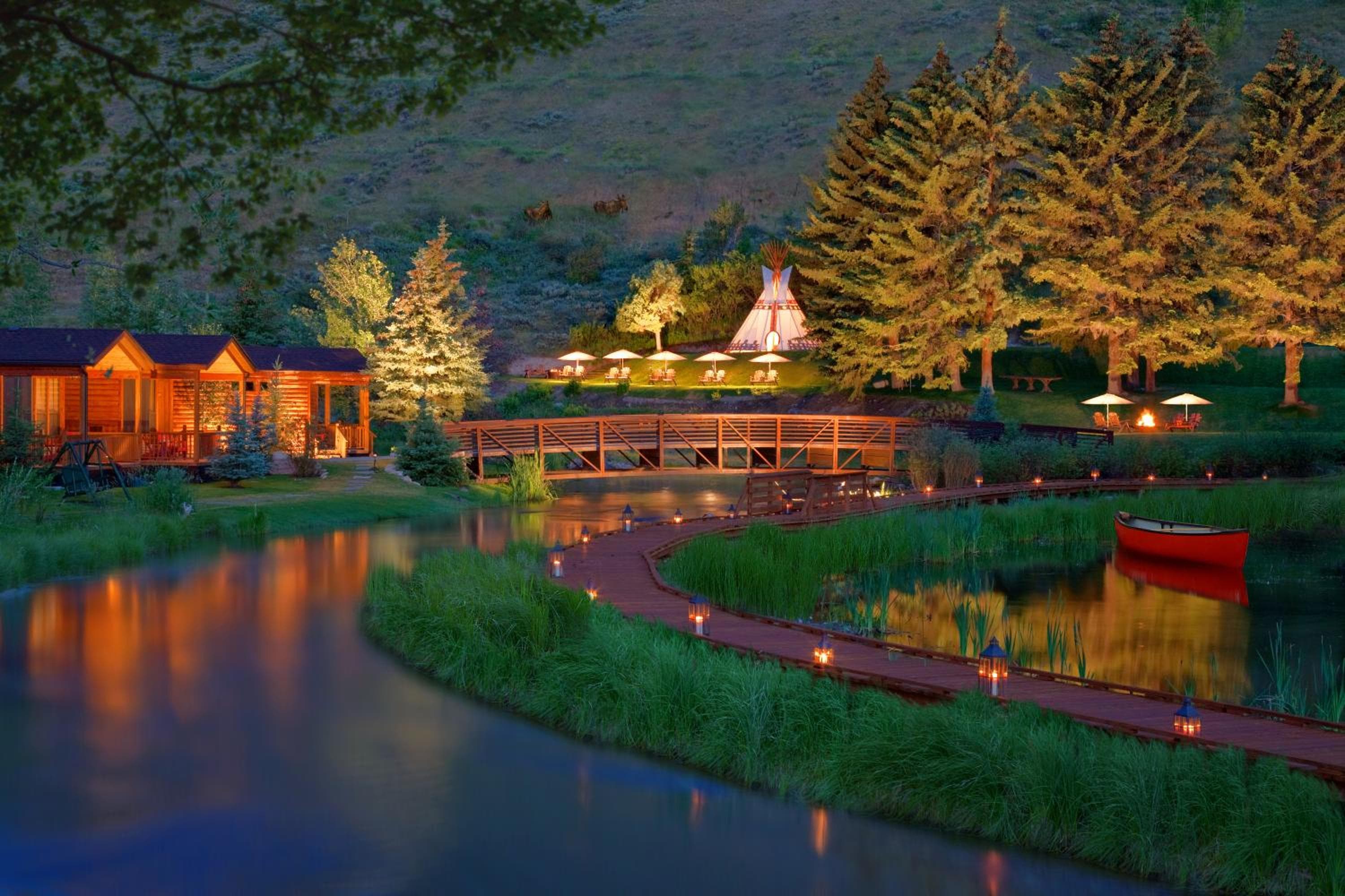 Rustic Inn Creekside
