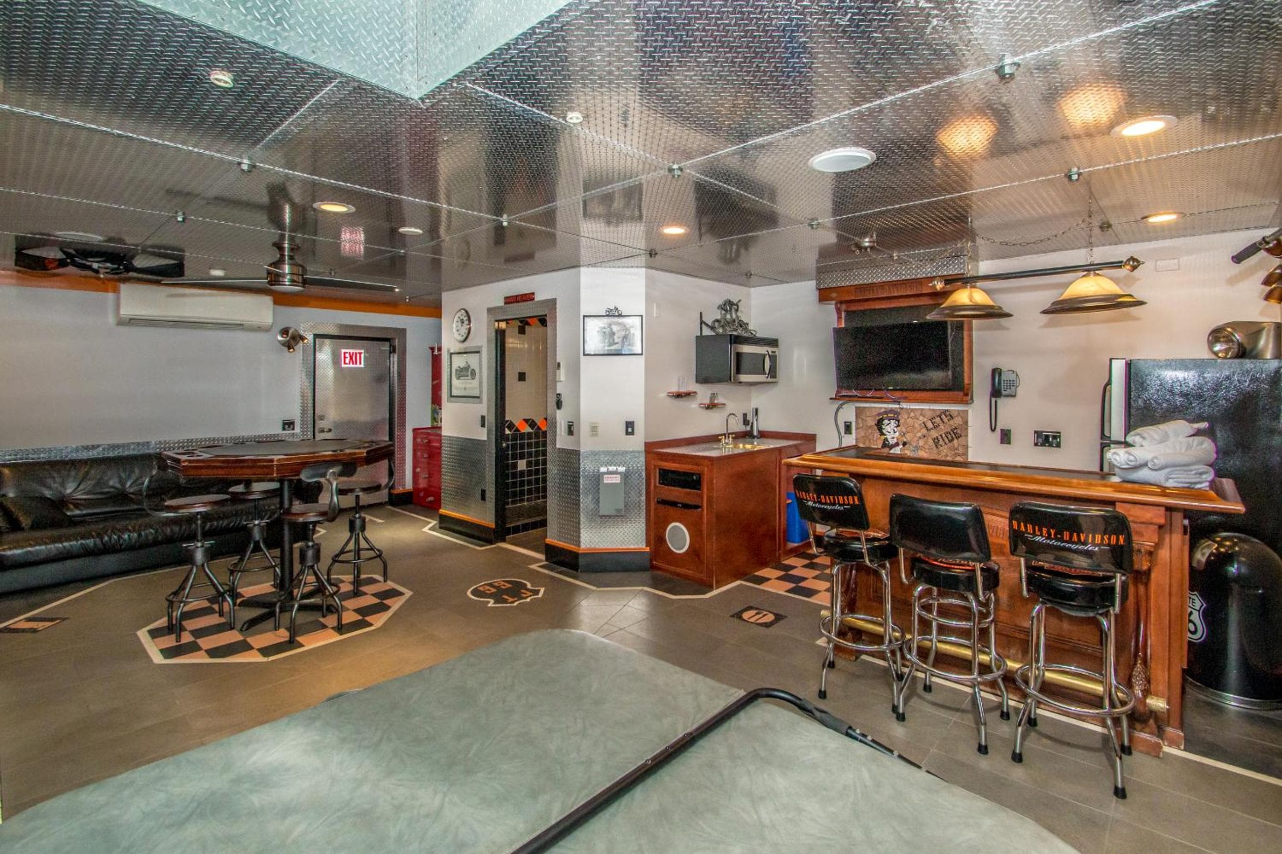 Adventure Suites