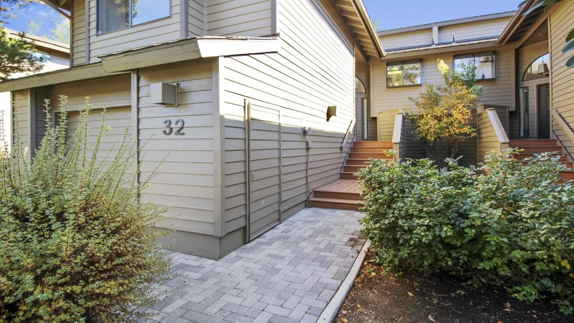 Fairway Village 32