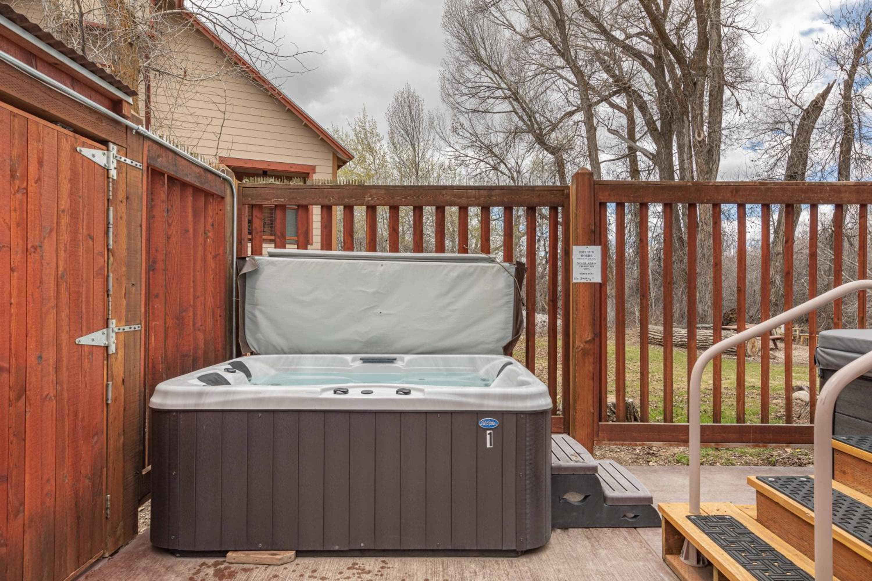 Targhee Rentals 122 in Driggs Idaho near Grand Targhee Ski Resort King Size Bed