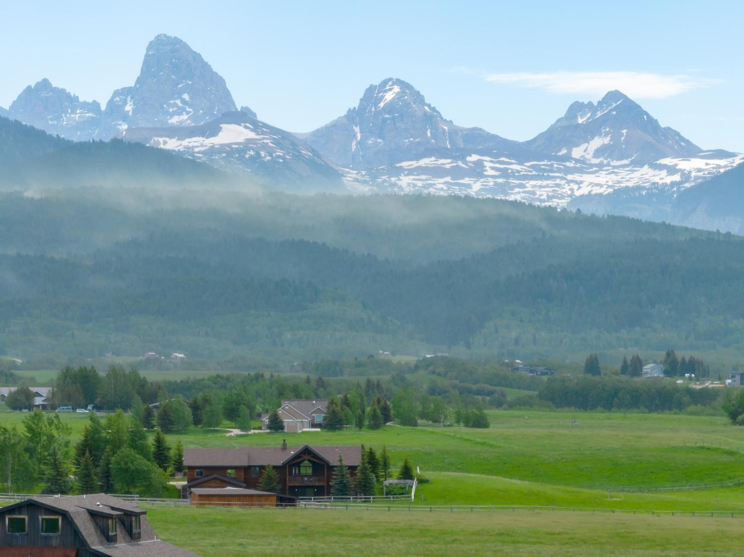 Teton Melody by KABINO Partial Air Conditioning Hot Tub FirePit Foosball Telescope Games WiFi Grill Mtn Views