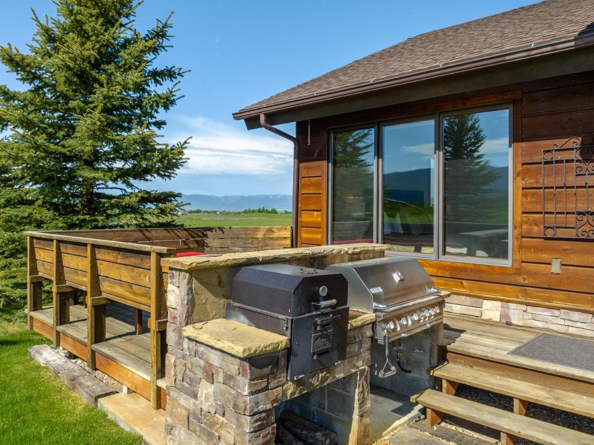 Teton Melody by KABINO Partial Air Conditioning Hot Tub FirePit Foosball Telescope Games WiFi Grill Mtn Views
