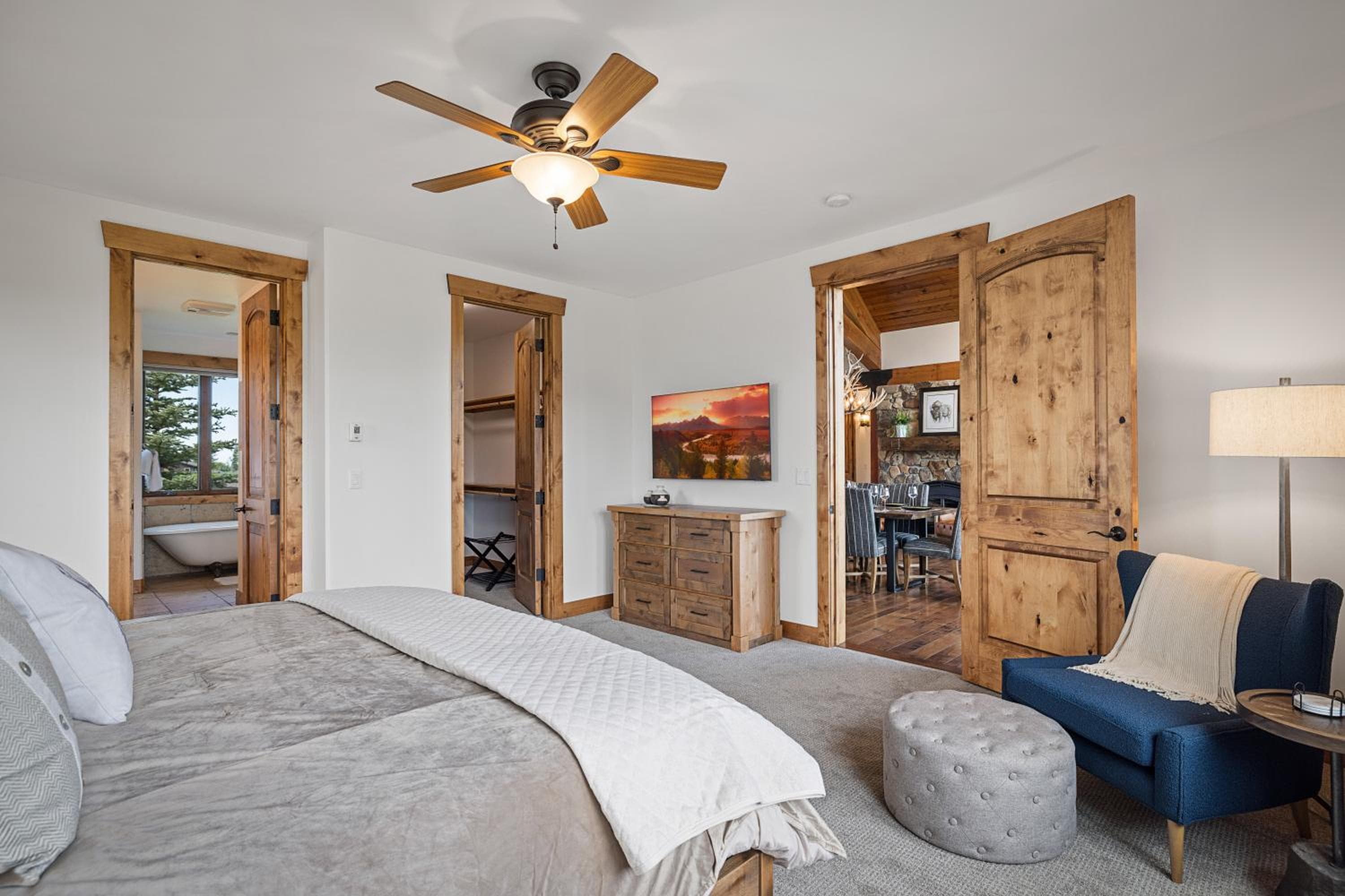 Teton Melody by KABINO Partial Air Conditioning Hot Tub FirePit Foosball Telescope Games WiFi Grill Mtn Views
