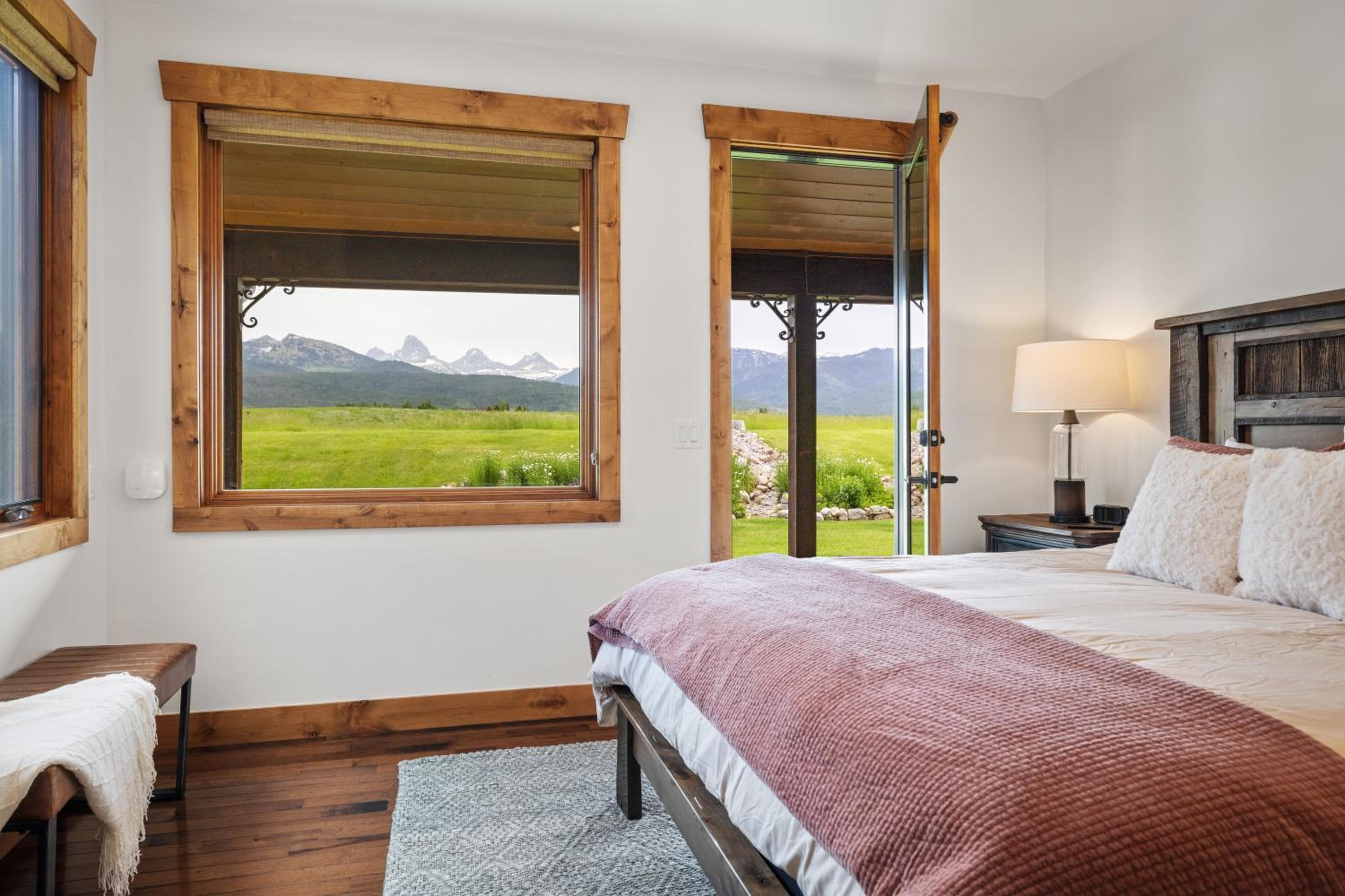 Teton Melody by KABINO Partial Air Conditioning Hot Tub FirePit Foosball Telescope Games WiFi Grill Mtn Views