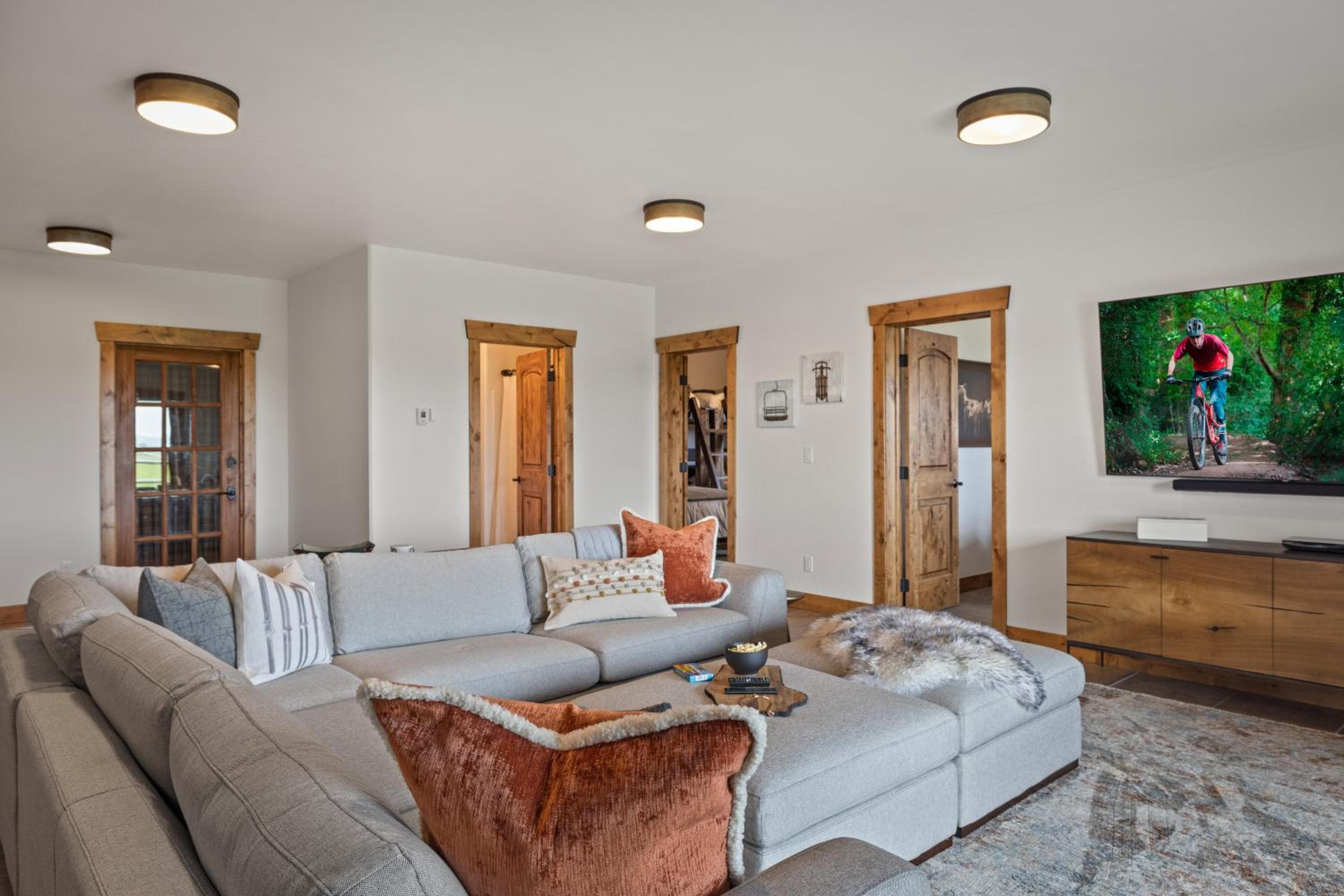 Teton Melody by KABINO Partial Air Conditioning Hot Tub FirePit Foosball Telescope Games WiFi Grill Mtn Views