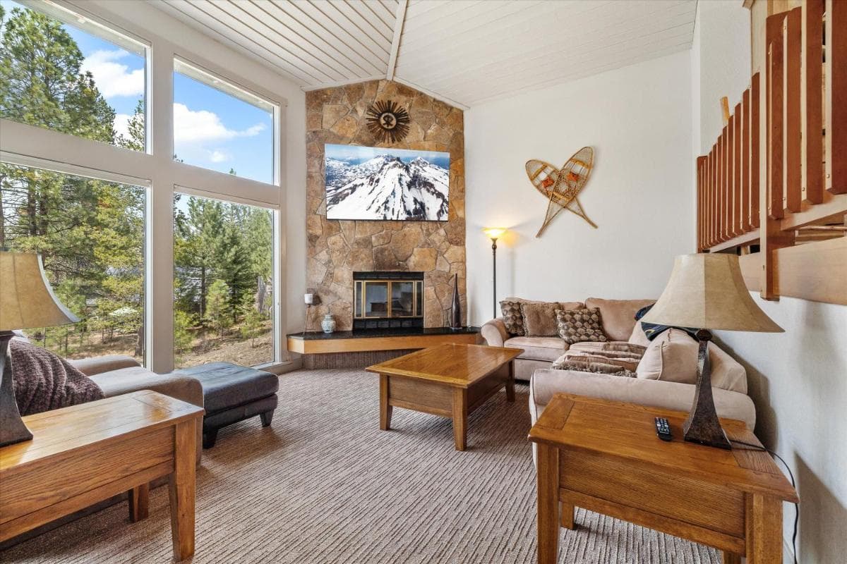 Great Kitchen, AC, SHARC Access, Hot Tub, Bring Pet!