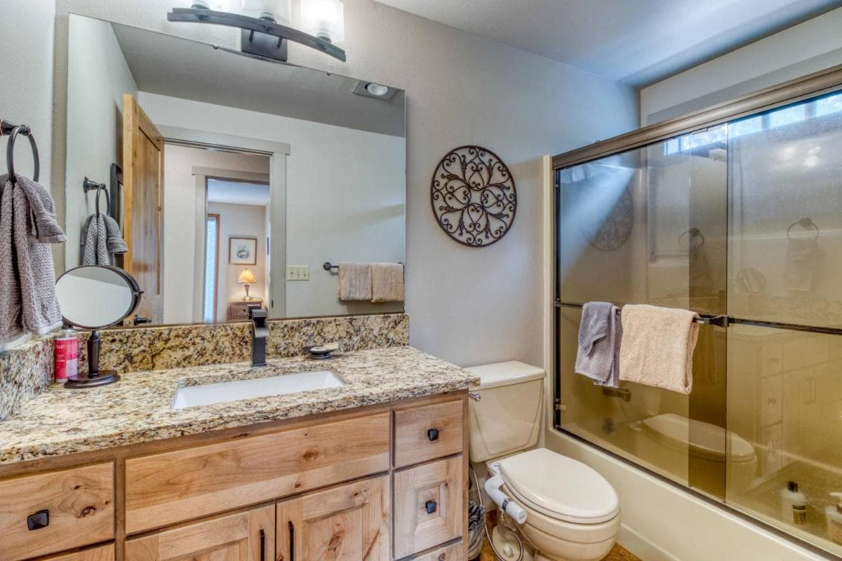 Great Kitchen, AC, SHARC Access, Hot Tub, Bring Pet!