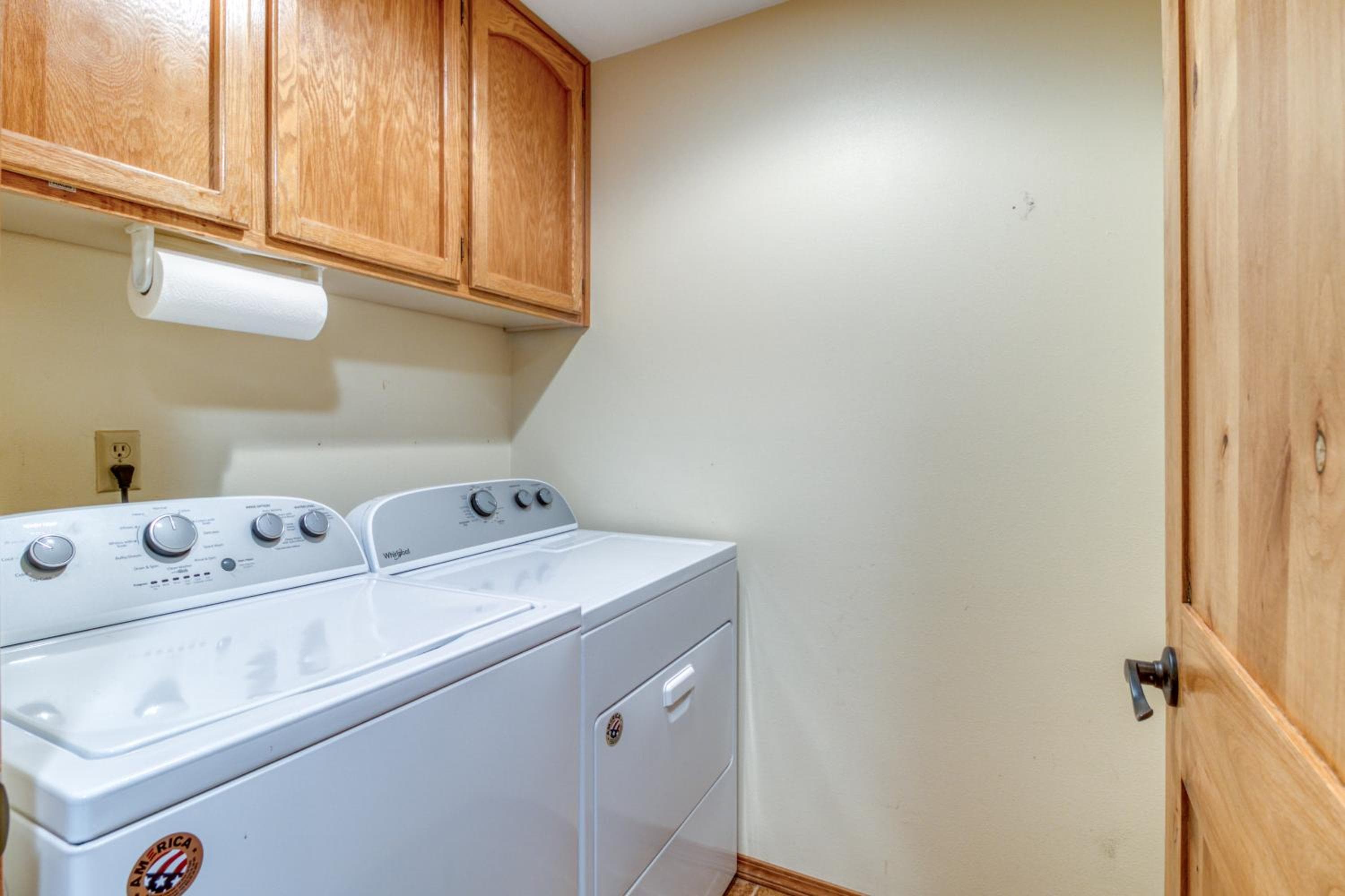 Great Kitchen, AC, SHARC Access, Hot Tub, Bring Pet!