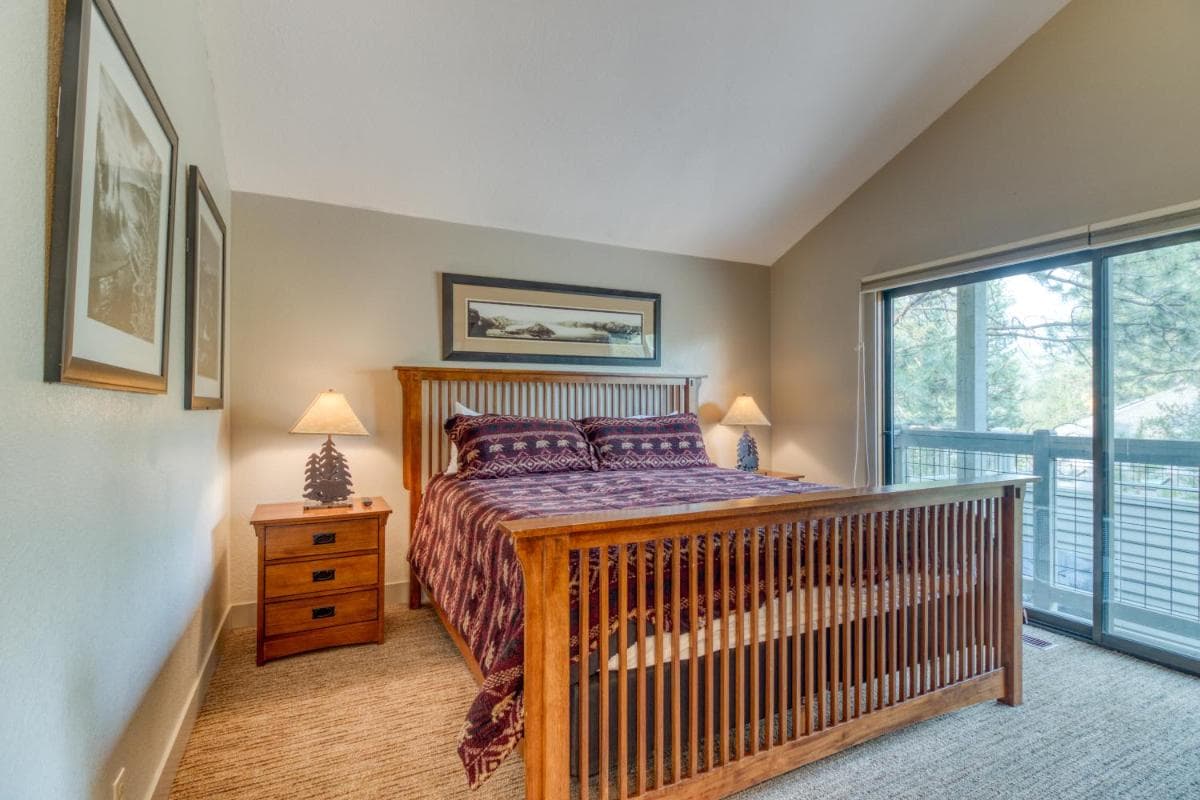 Great Kitchen, AC, SHARC Access, Hot Tub, Bring Pet!