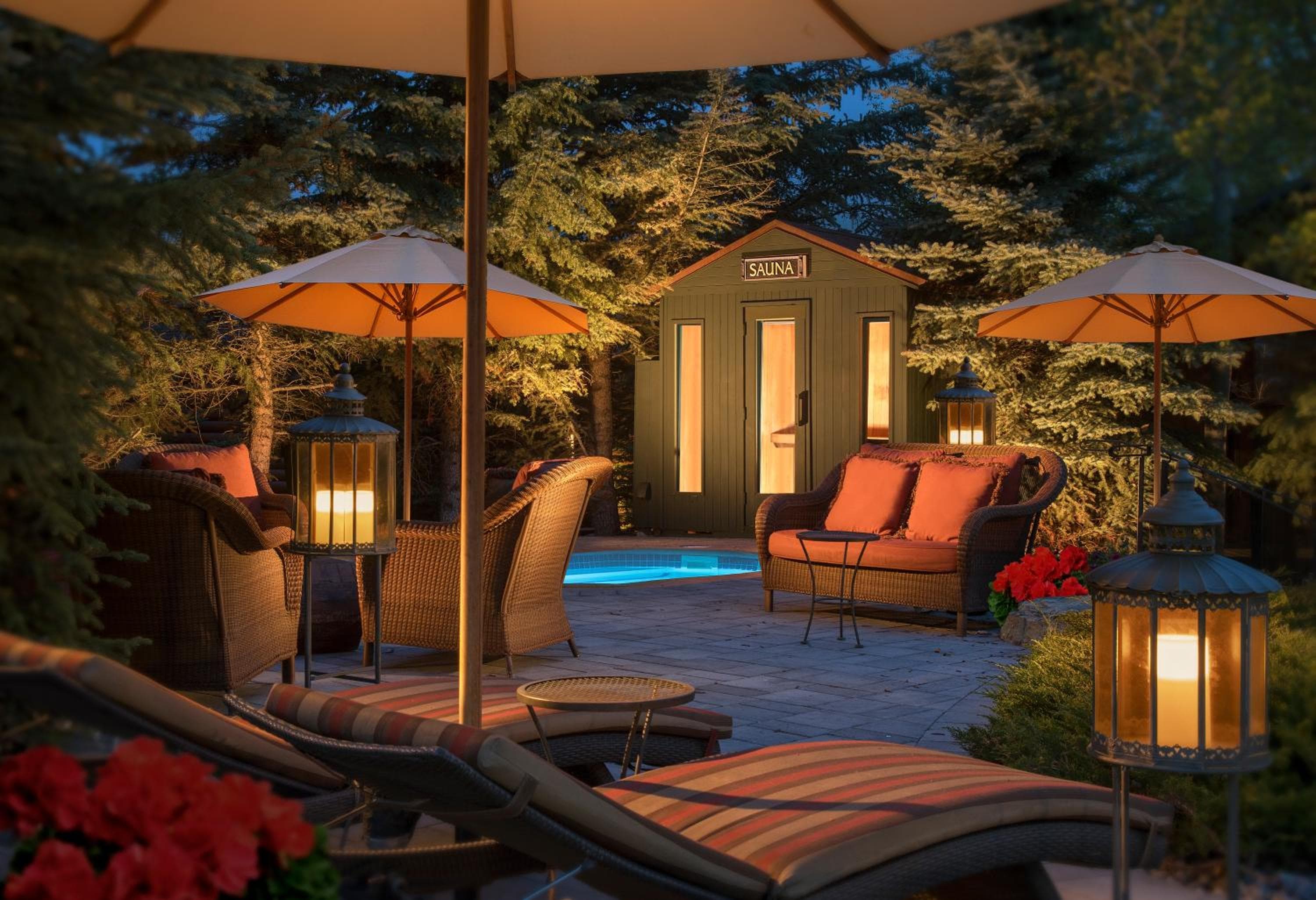 Rustic Inn Creekside