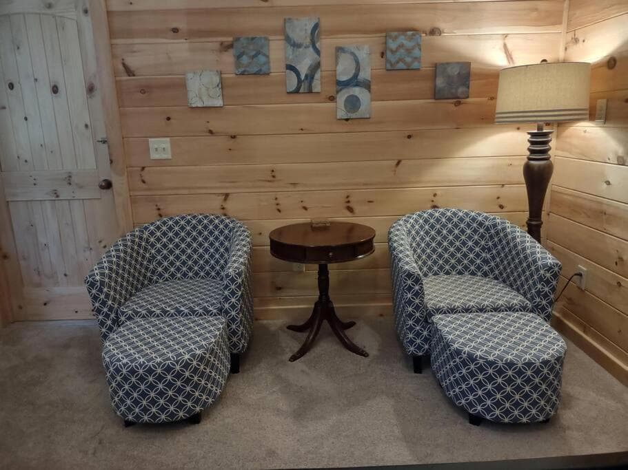 Water's Edge, Covered Porch, Deep Creek as your Backyard Haven, Hot Tub, Pool Table, Fire Pit, Close to Town & Entrance to National Park