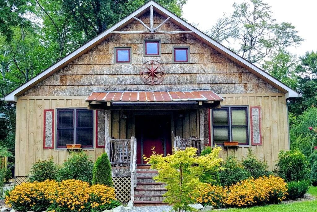 Water's Edge, Covered Porch, Deep Creek as your Backyard Haven, Hot Tub, Pool Table, Fire Pit, Close to Town & Entrance to National Park