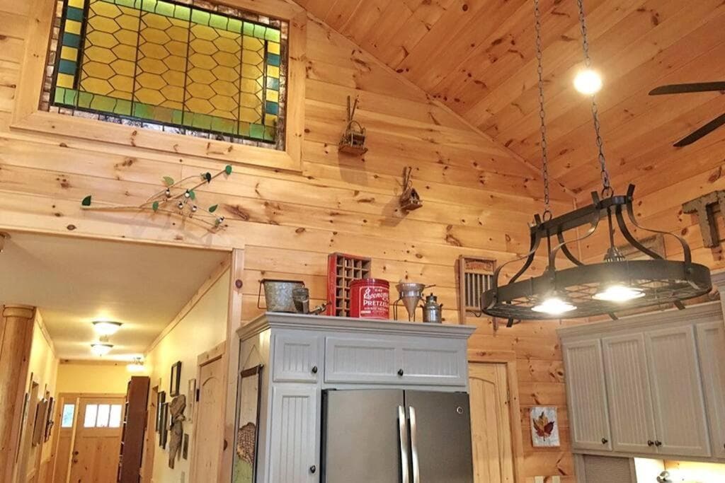 Water's Edge, Covered Porch, Deep Creek as your Backyard Haven, Hot Tub, Pool Table, Fire Pit, Close to Town & Entrance to National Park