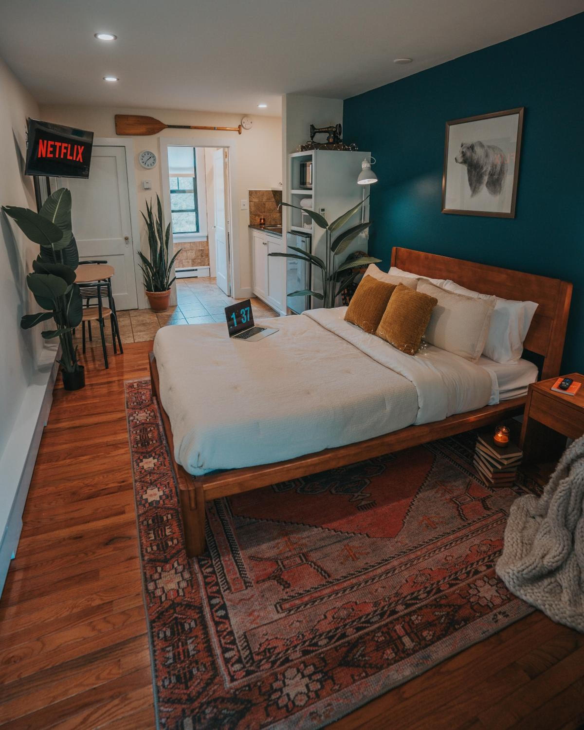 The Willow, Catskill