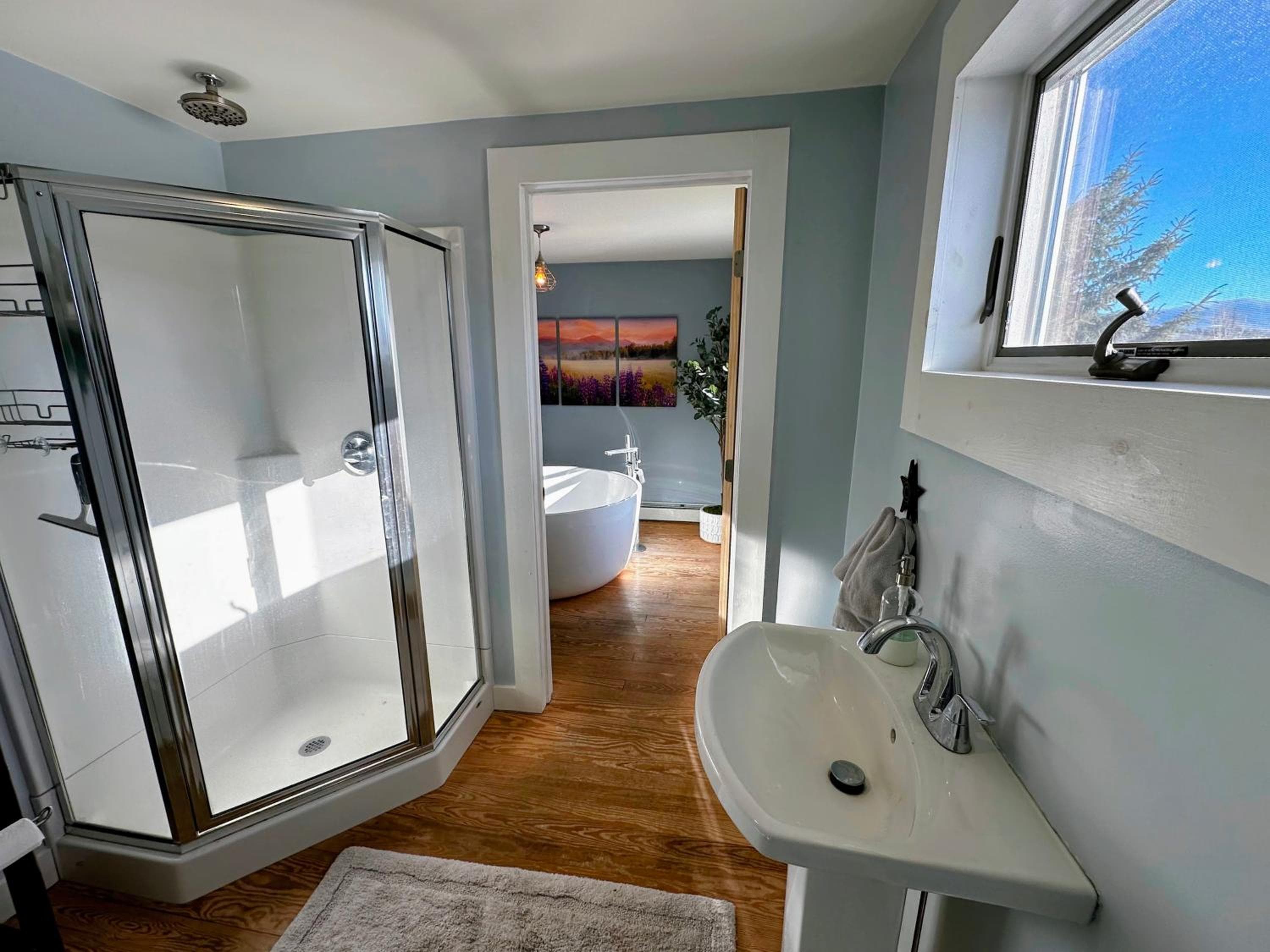 64J Stunning sunsets, just 20 mins to Bretton Woods. Hot Tub, Foosball, AC, dog friendly!