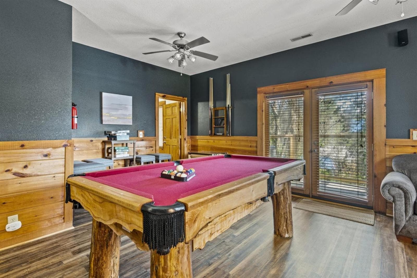 Near Dollywood with Pool Table-Hot Tub-Fire Pit-Game Room