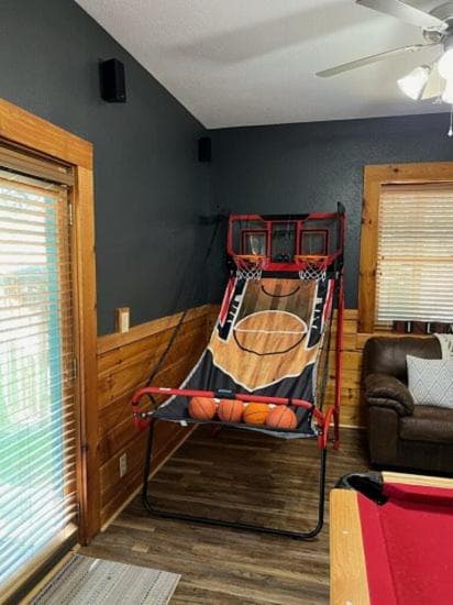 Near Dollywood with Pool Table-Hot Tub-Fire Pit-Game Room