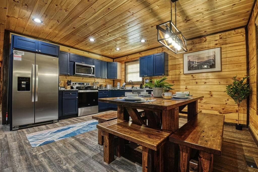 Adventure Retreat New Mountain Cabin Pool Hot Tub Game Room Theater