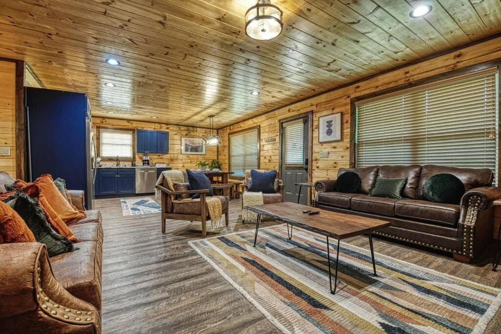 Adventure Retreat New Mountain Cabin Pool Hot Tub Game Room Theater