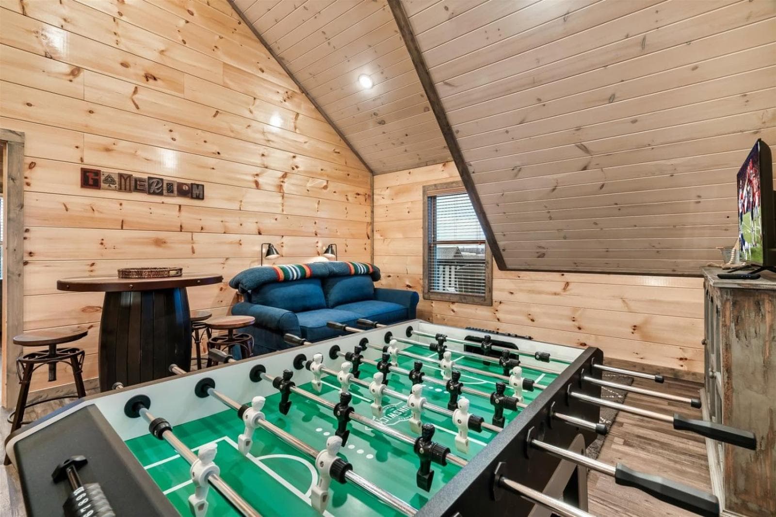 Near Dollywood With Hot Tub, Game Room Home Theater