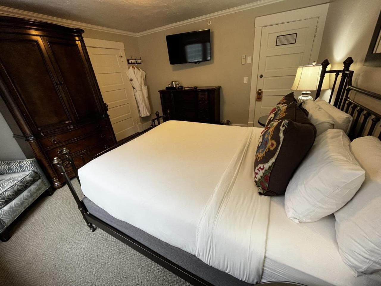 Huff House Inn and Cabins