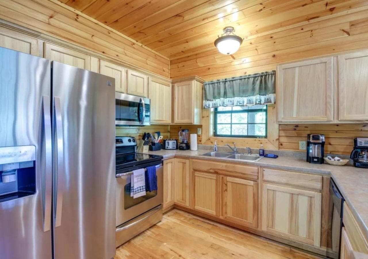 Family Cabin with Hot Tub, Theater, Game Room, Wifi, & Sauna