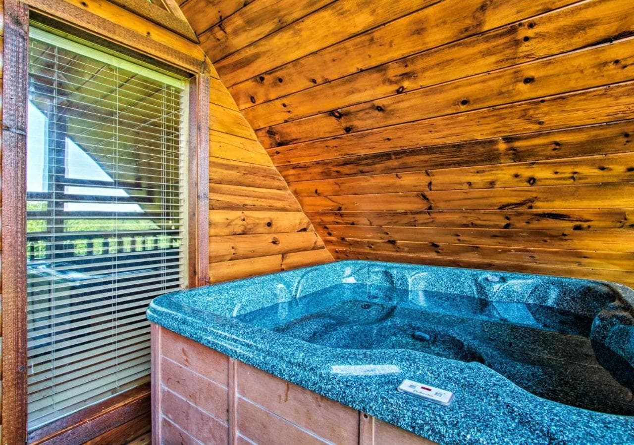 Family Cabin with Hot Tub, Theater, Game Room, Wifi, & Sauna