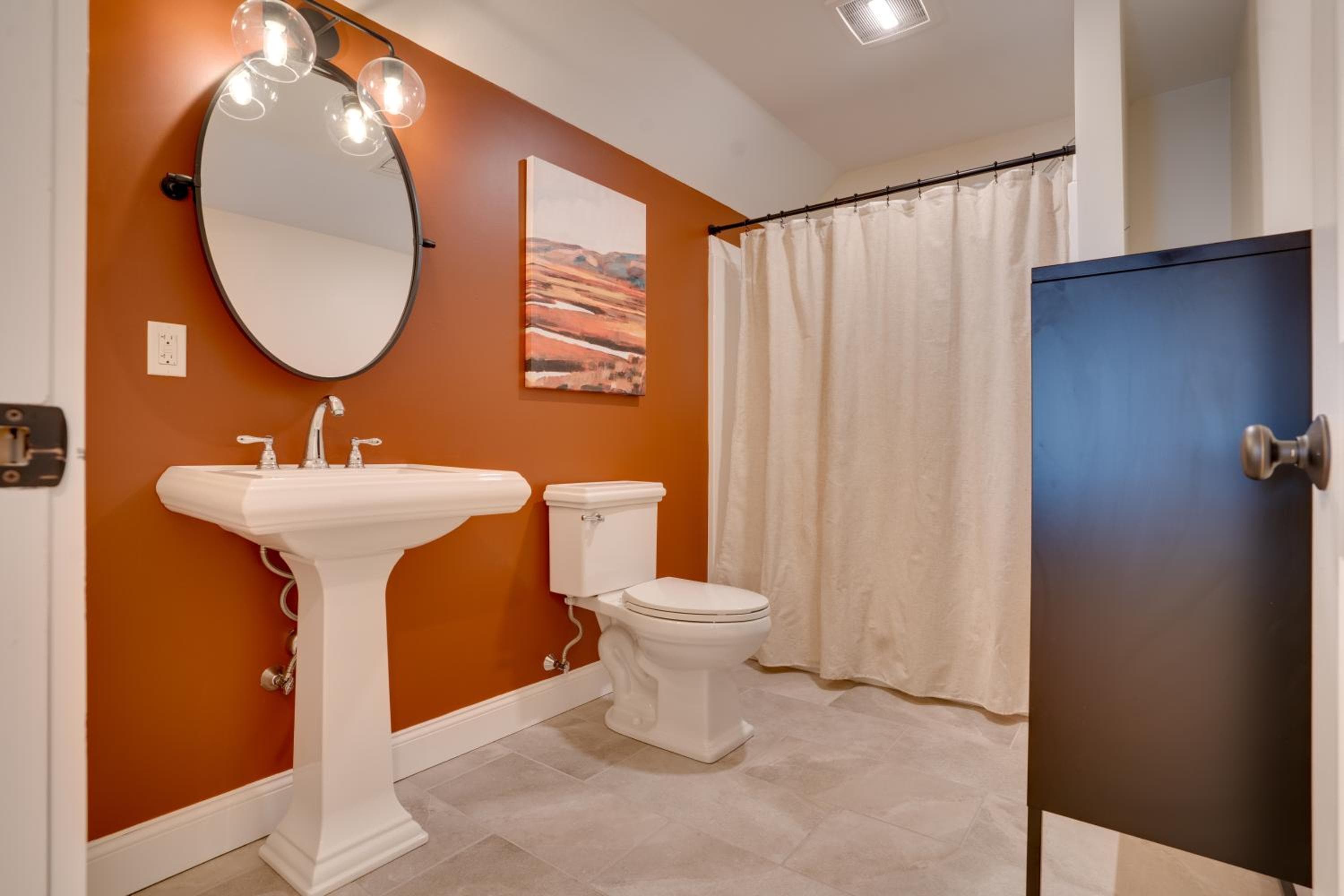 '"Luxury Mountain Getaway'" Sauna, Hot Tub, Massage Chair, Pool Table