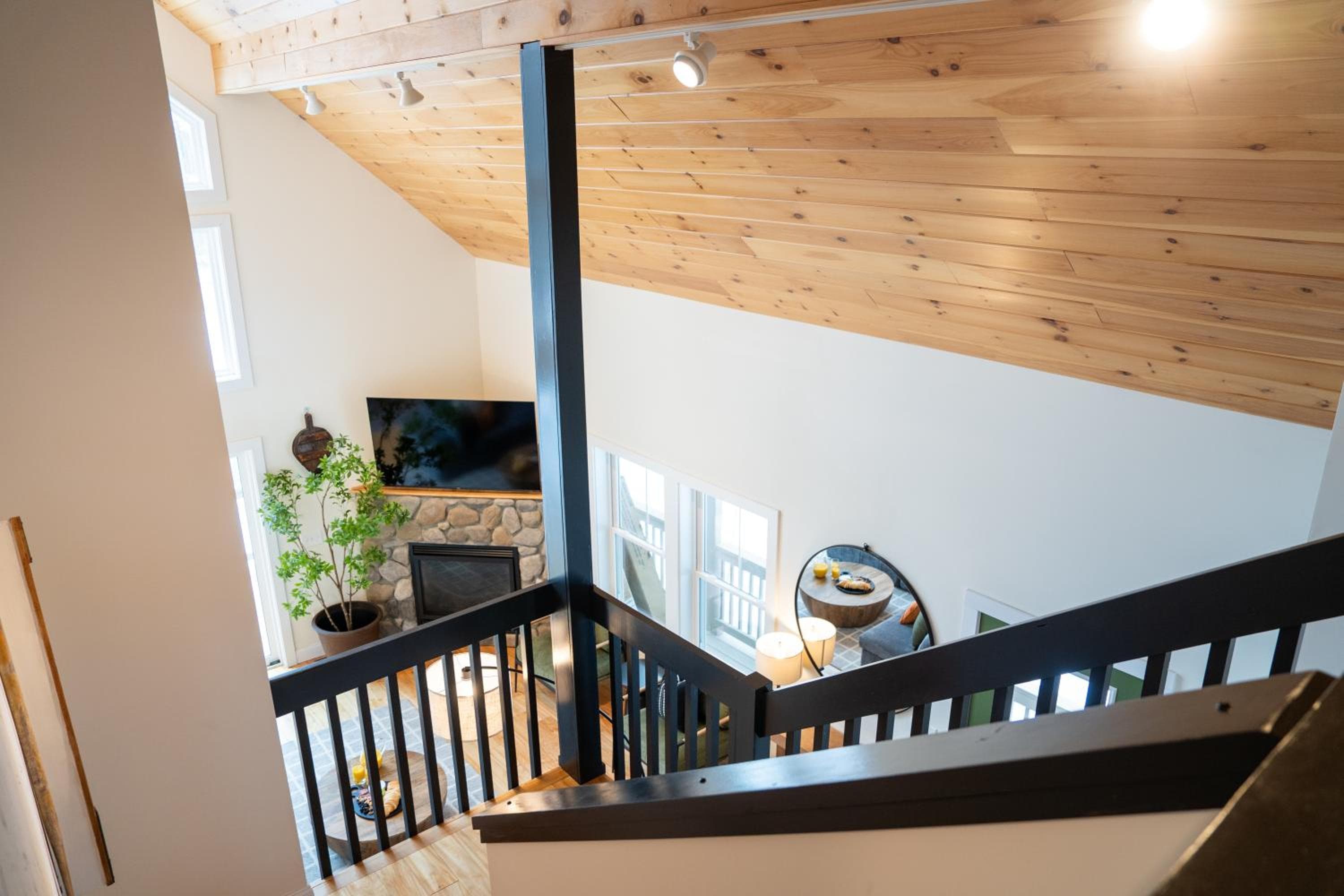 '"Luxury Mountain Getaway'" Sauna, Hot Tub, Massage Chair, Pool Table