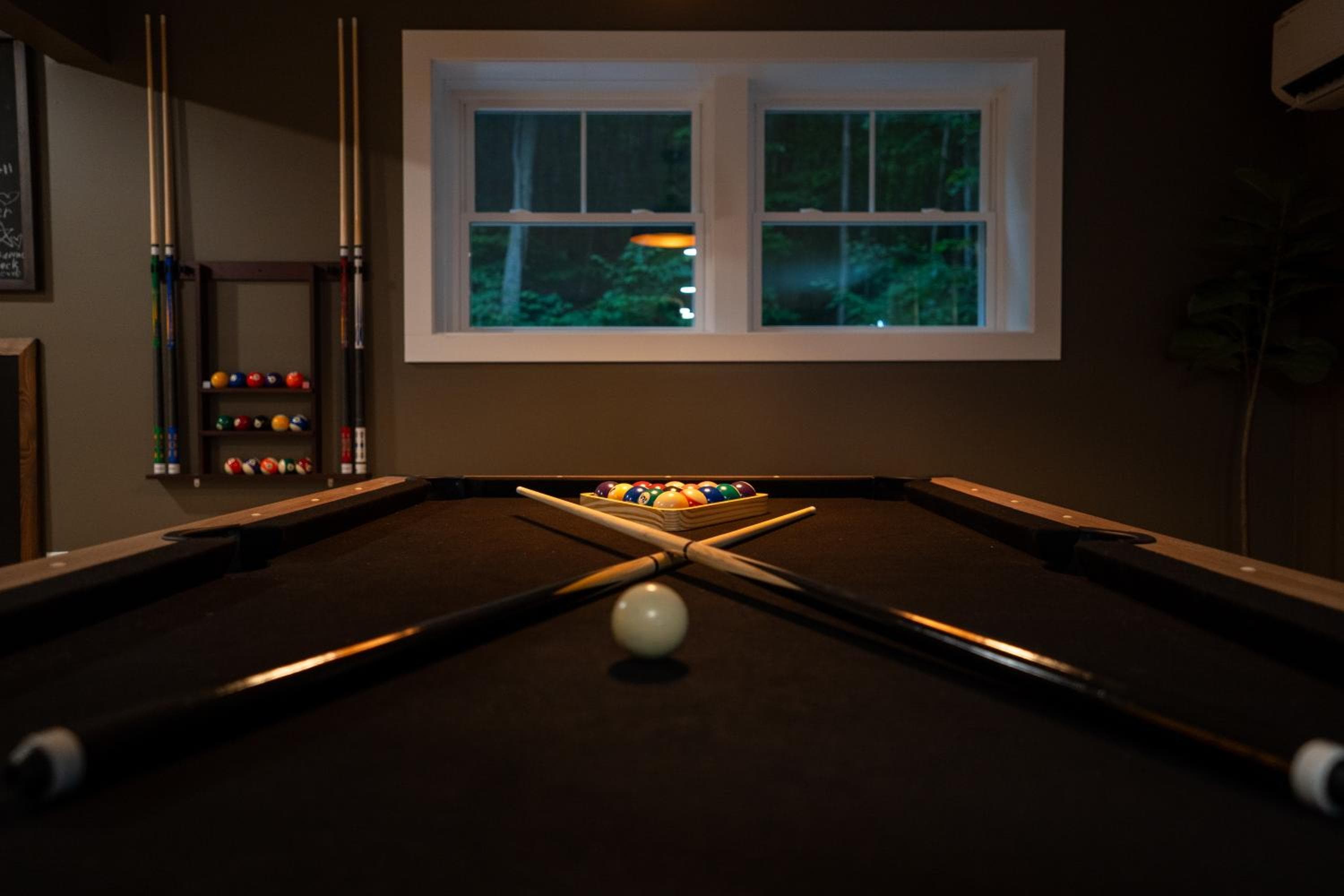 '"Luxury Mountain Getaway'" Sauna, Hot Tub, Massage Chair, Pool Table