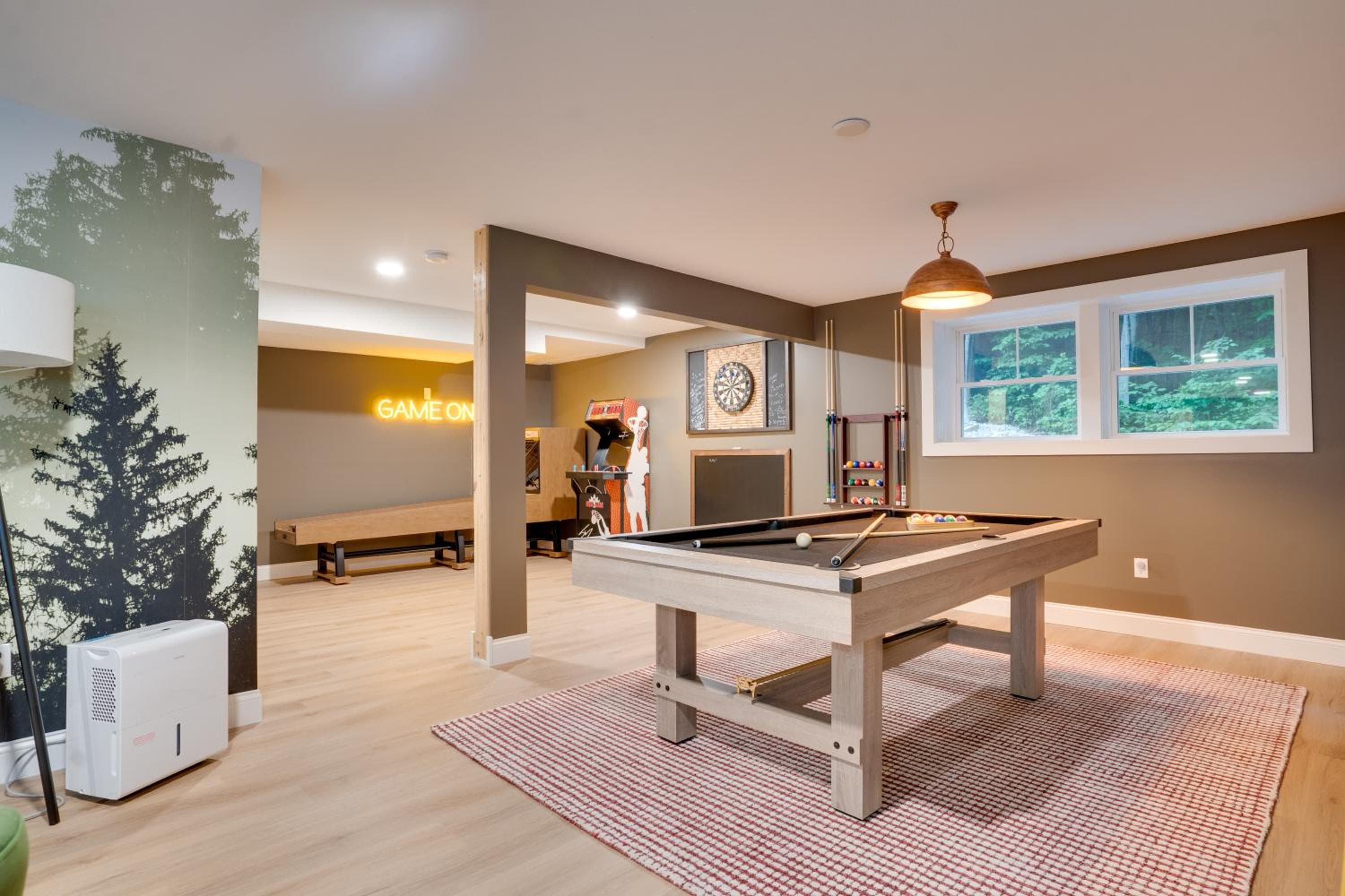 '"Luxury Mountain Getaway'" Sauna, Hot Tub, Massage Chair, Pool Table