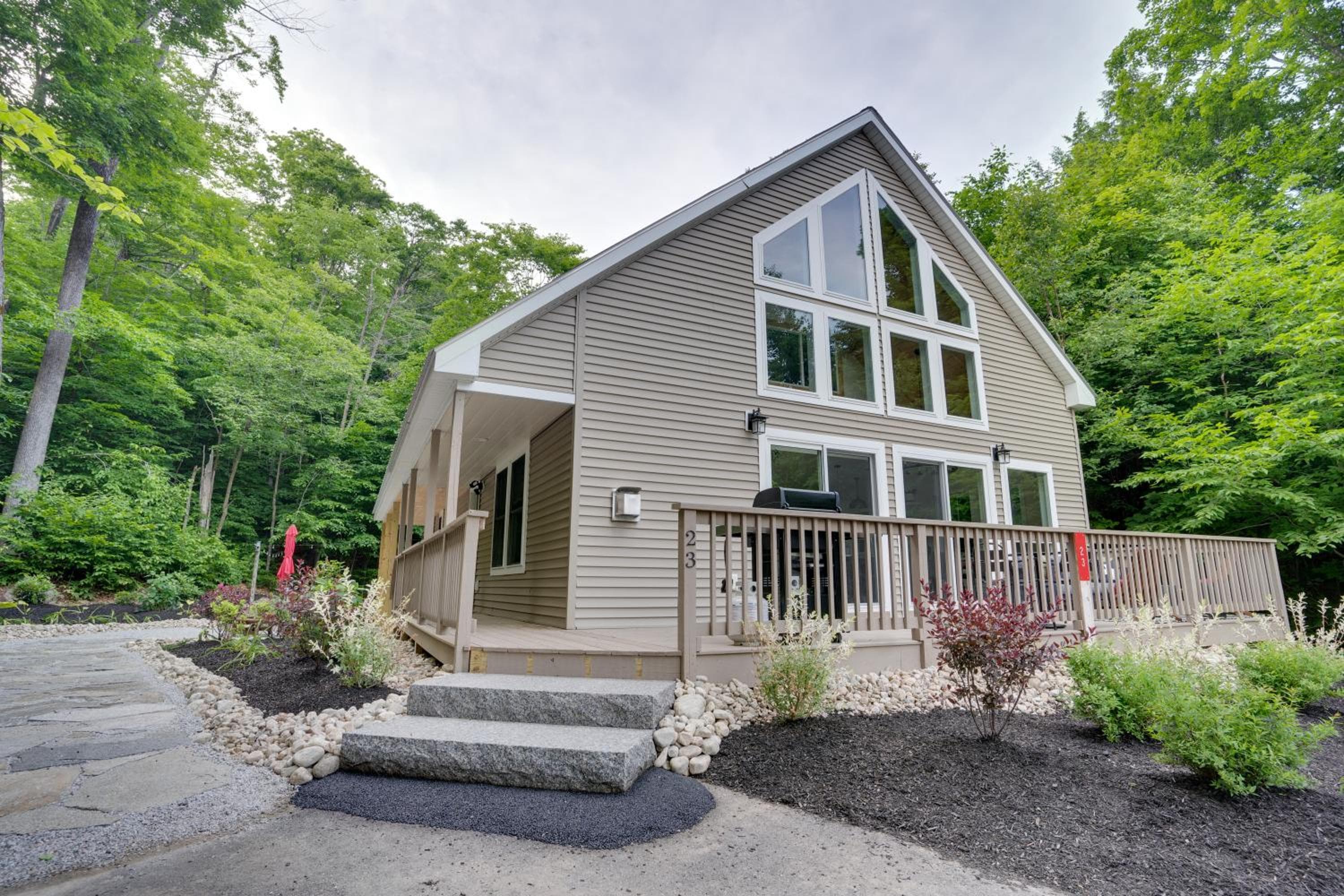 '"Luxury Mountain Getaway'" Sauna, Hot Tub, Massage Chair, Pool Table