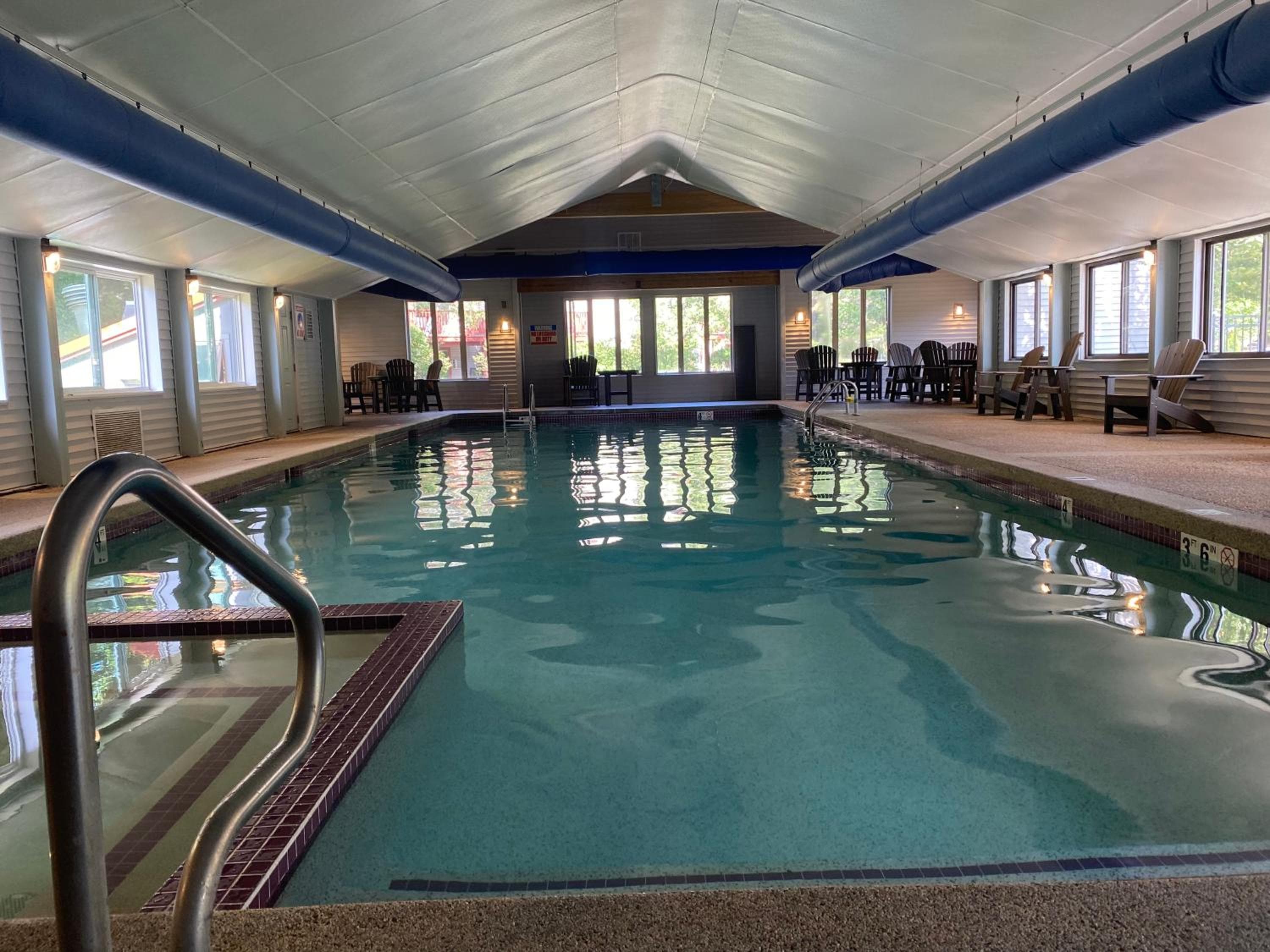 Attitash Townhouse: AC, Pool, Storyland, Saco River