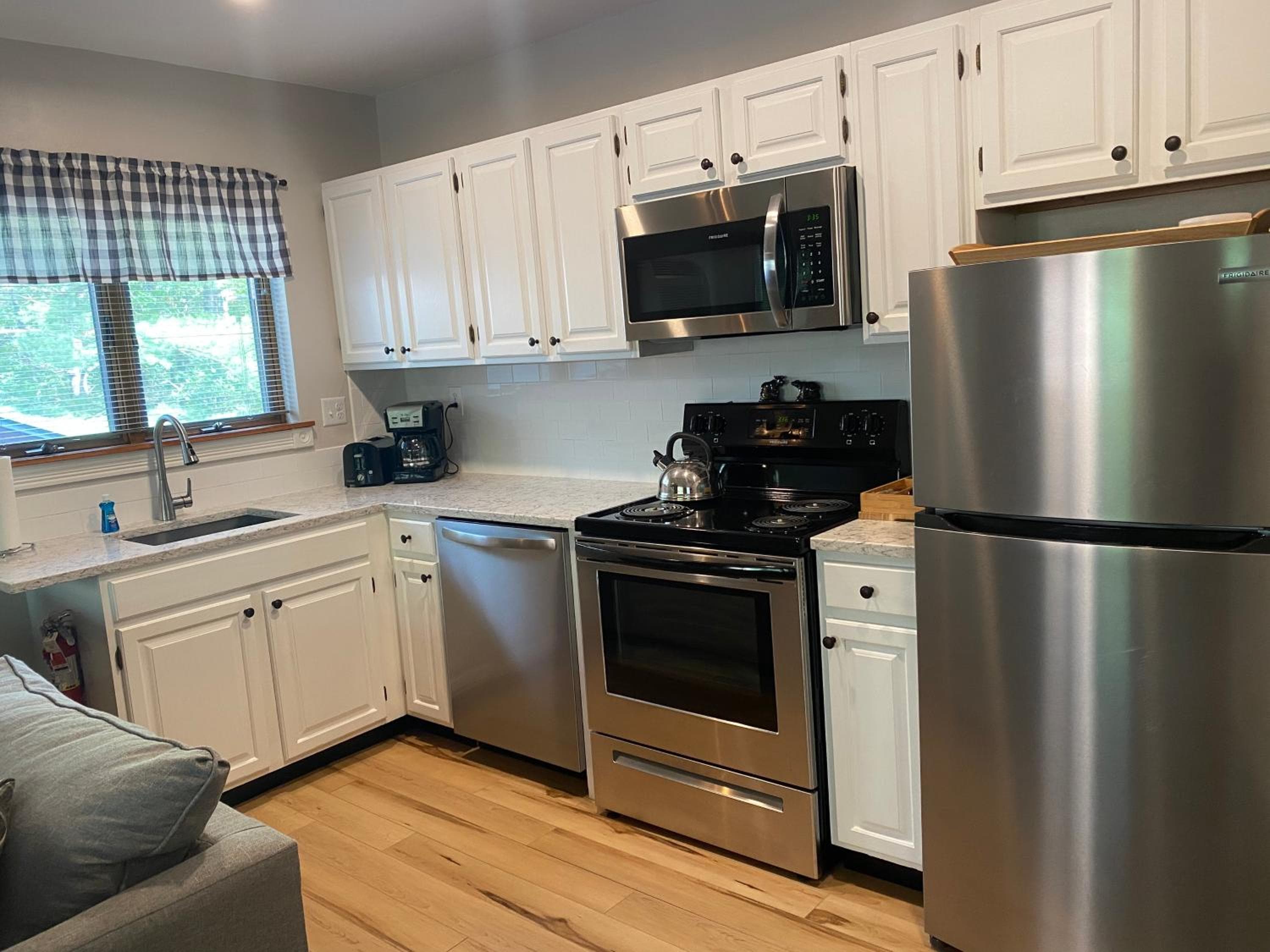 Attitash Townhouse: AC, Pool, Storyland, Saco River