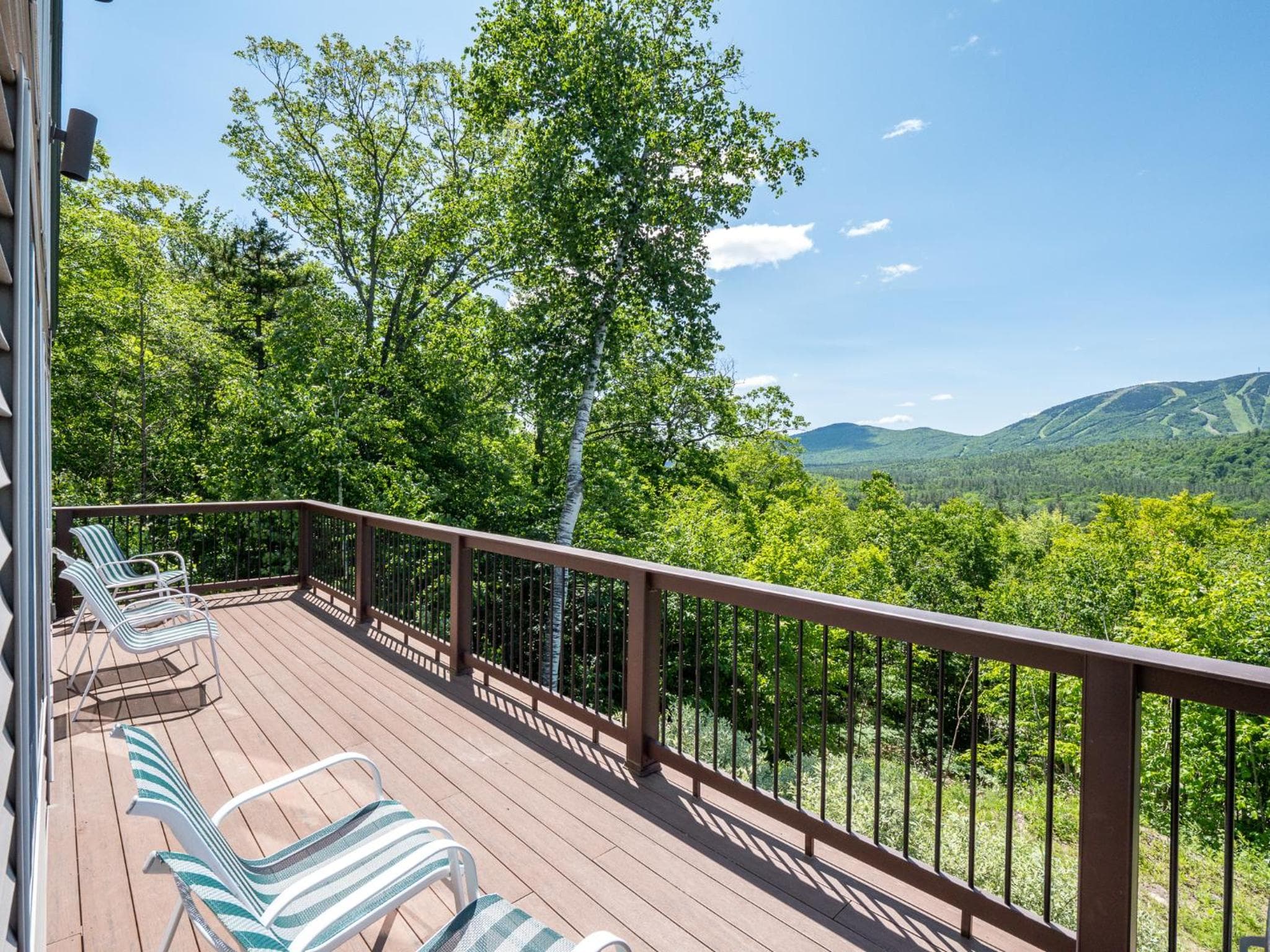 SUNDAY RIVER VIEWS!! Minutes from the mountain!
