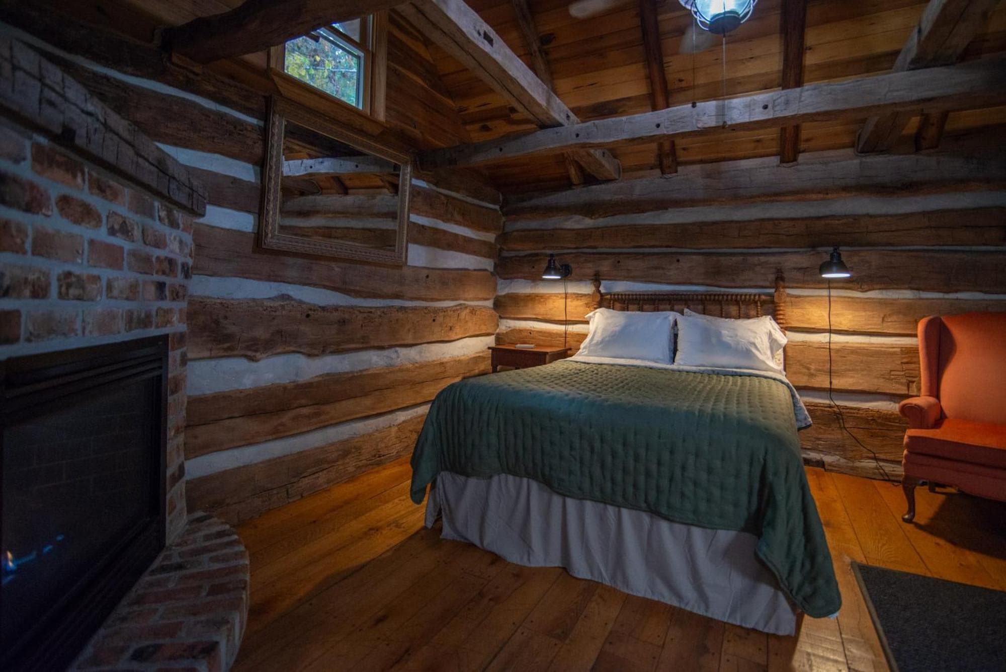 Moore House Inn & Cabins
