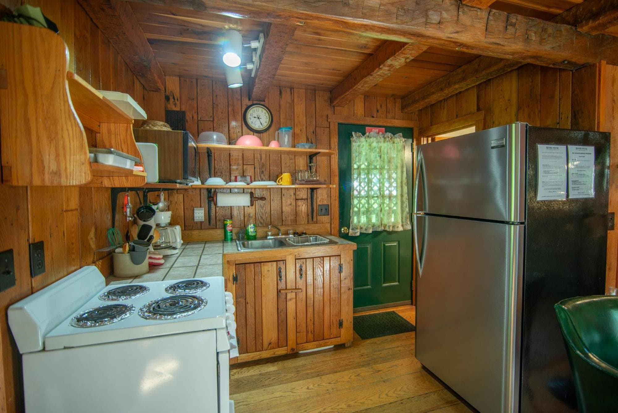 Moore House Inn & Cabins