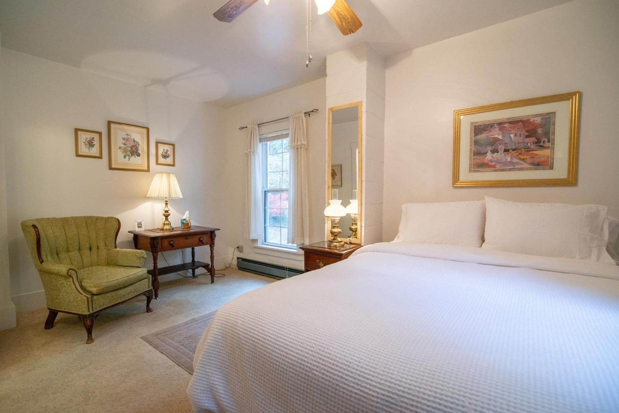 Moore House Inn & Cabins
