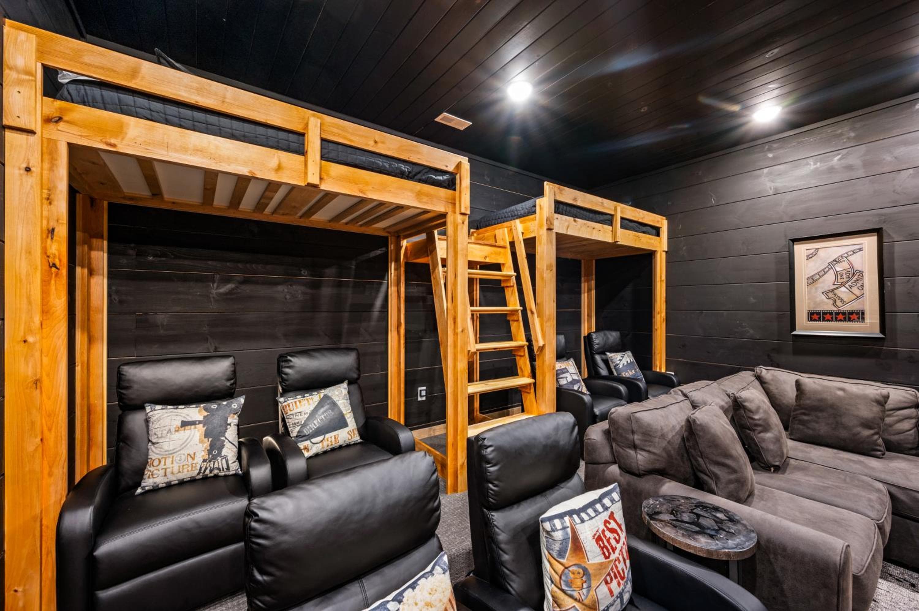 Near Dollywood With Hot Tub, Game Room Home Theater