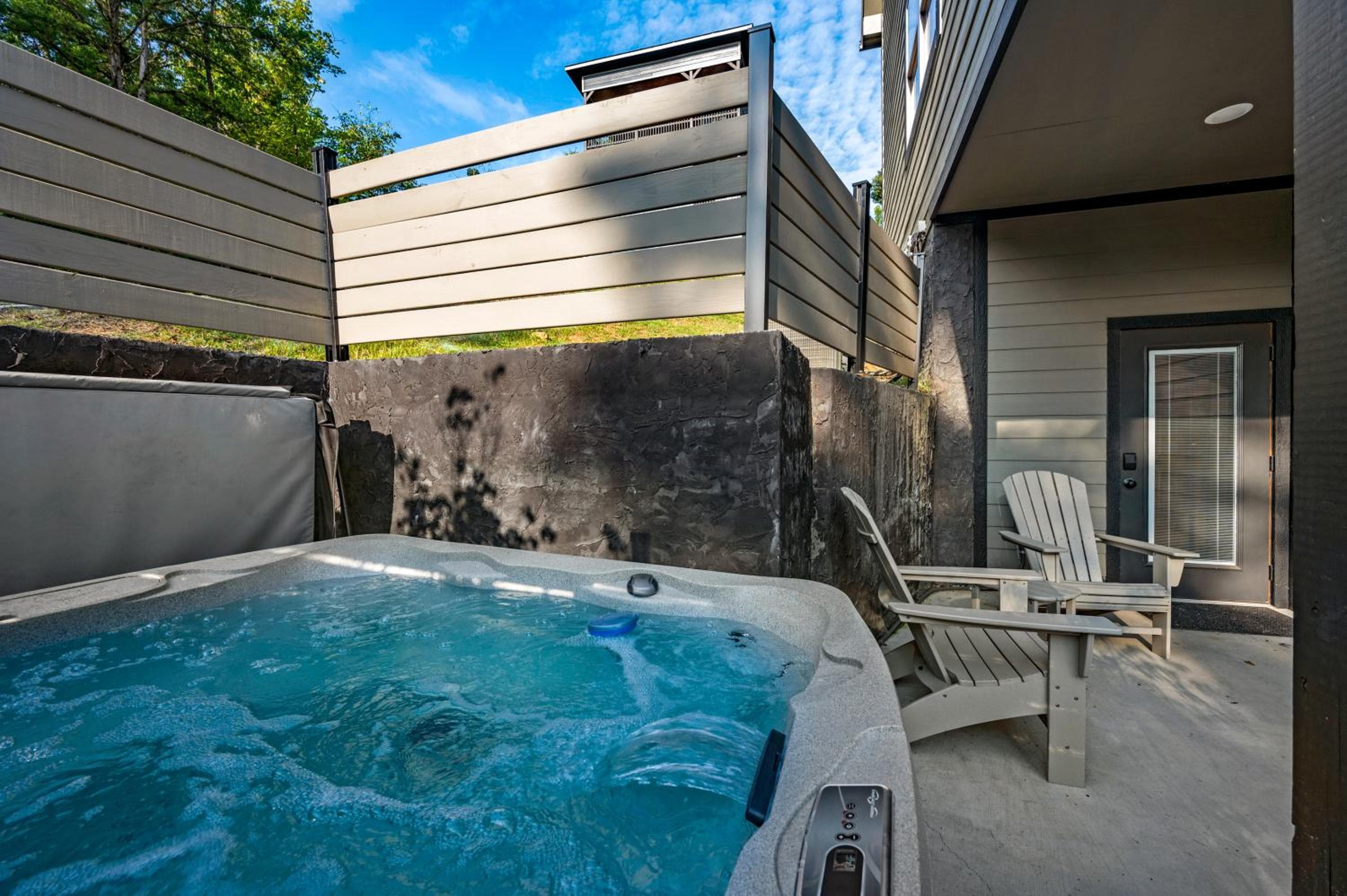 Near Dollywood With Hot Tub, Game Room Home Theater