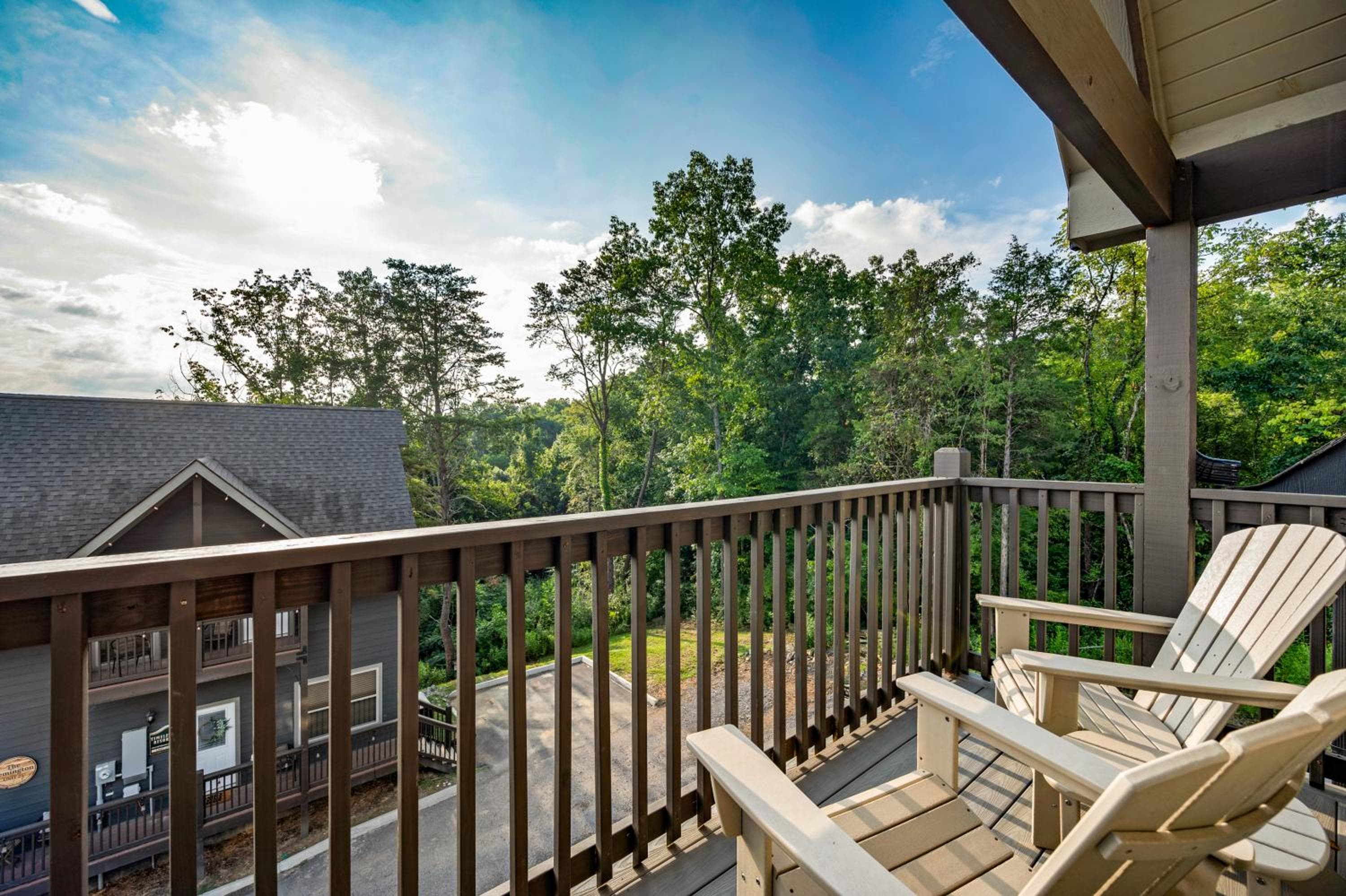 Near Dollywood With Hot Tub, Game Room Home Theater