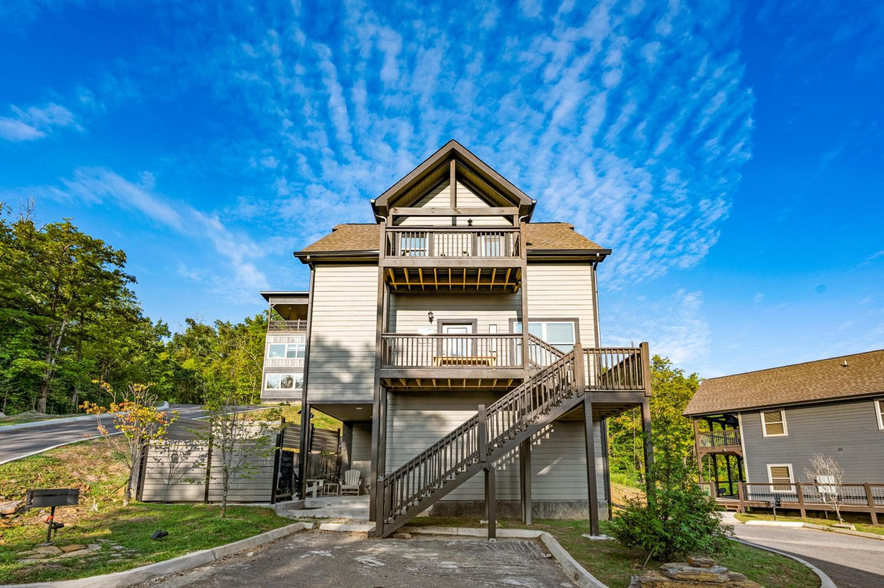 Near Dollywood With Hot Tub, Game Room Home Theater