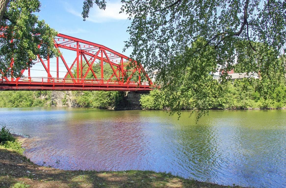 Saugerties Waterfront Getaway