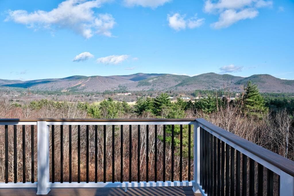 VIEWS, Hot Tub, Sauna, Theatre