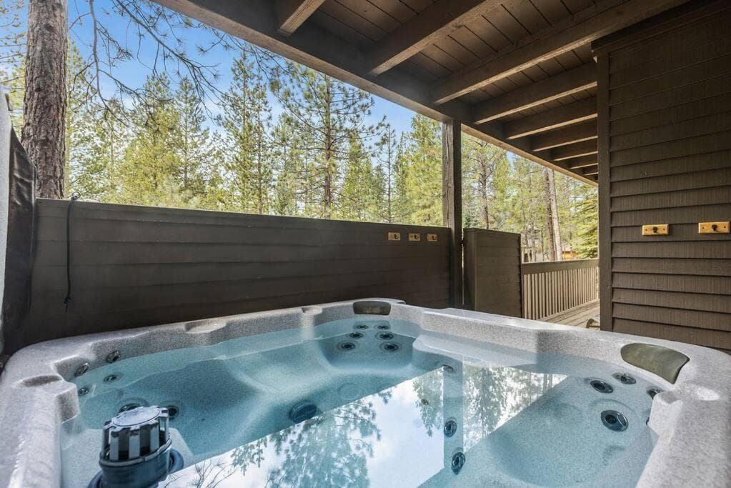 6 Lynx Sunriver