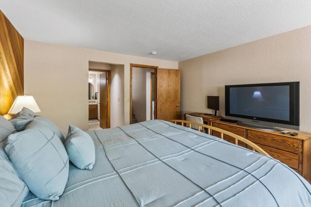 6 Lynx Sunriver