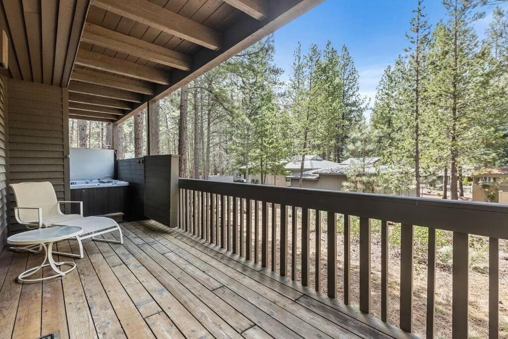 6 Lynx Sunriver